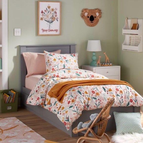 Pillowfort Multicolor Floral Quilt Bedset - Picture 9 of 9